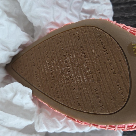 Alex Marie ASHTON Coral Crochet Pointed Kitten Heels with Buckle 10M Coral PINK - Picture 13 of 16